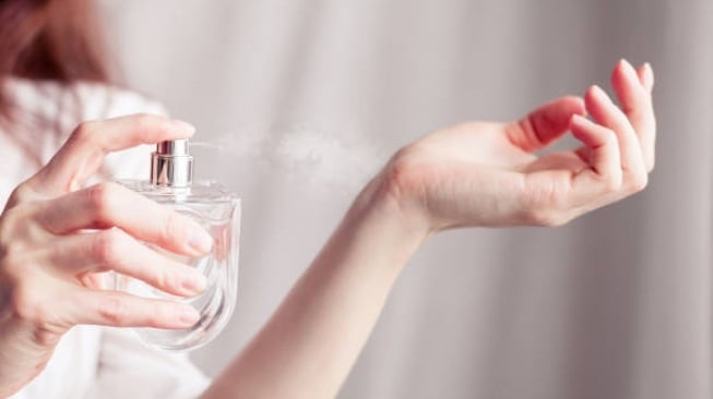 7 Parfum Lokal Aroma Fruity: Wangi Segar Awet Seharian, Bikin Kamu Tergila-gila!