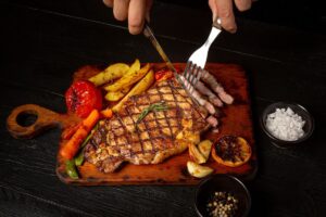 Atasi Efek Makan Daging Berlebih: 6 Tips Pola Makan Sehat