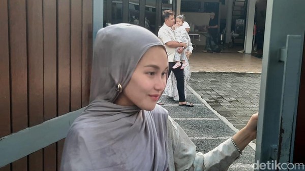 Ayu Ting Ting Kurban Sapi Limosin: Harga Fantastis Terungkap!