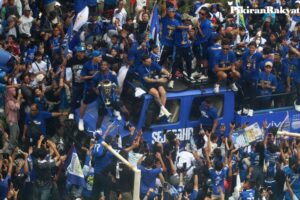 Bobotoh Rayakan Juara Persib: Parade Liga 1 Meriah!