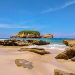 Bupati Lombok Timur Usir Pemandu Wisata Pantai Ekas: Kenapa?