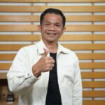 Bupati Purwakarta Dicium Warga Saat Tertibkan Bangunan Liar