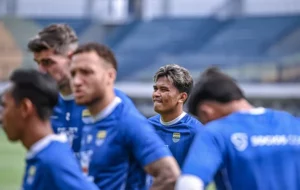 Bursa Transfer PERSIB: Agung Out, Del Pino Tetap? Kejutan!