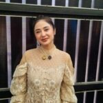 Dewi Perssik Bongkar Kasus 17 Sapi Nona Ambon Viral