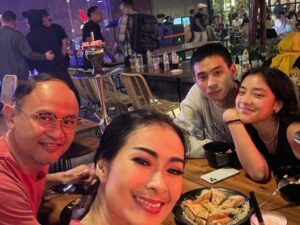 Dukungan Devano Dan Baila: Kisah Sukses Keluarga Iis Dahlia