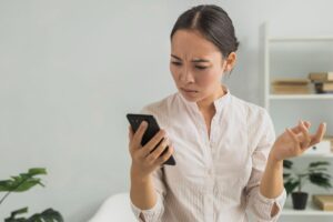 Ghosting Teman: Benarkah Itu Hal Biasa & Wajar?