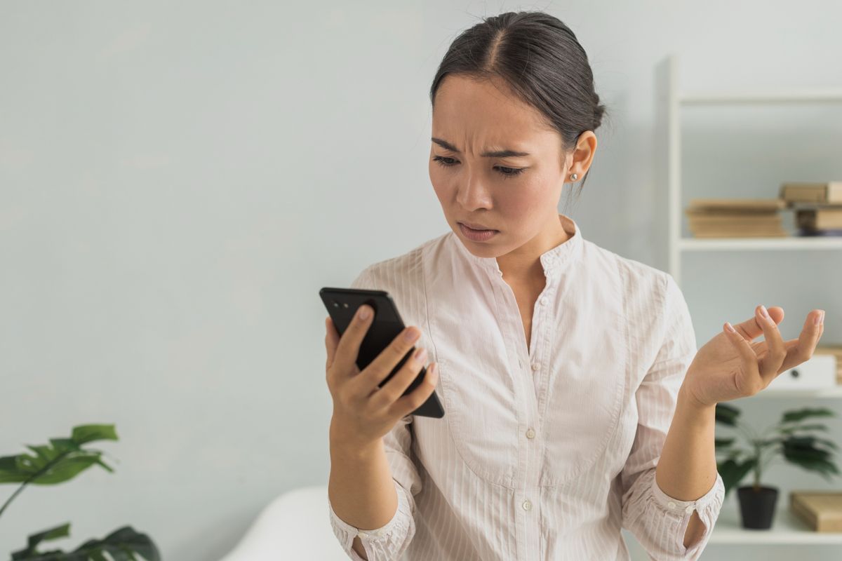 Ghosting Teman: Benarkah Itu Hal Biasa & Wajar?