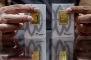 Harga Emas Anjlok! Antam, UBS, Galeri24 Rugi Tiga Hari