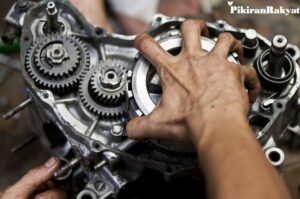 Hindari Masalah Mesin Motor Saat Mudik: Solusi & Pencegahannya
