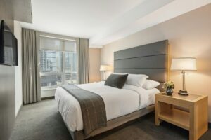 Hotel Dekat Sirkuit Formula E Jakarta 2025: 5 Pilihan Terbaik