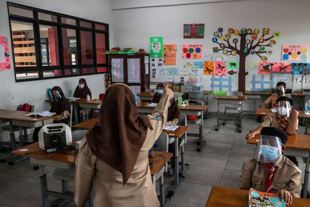 Jadi Guru ASN Kemensos: Syarat, Tunjangan, dan Prospek Karier