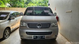 Lelang KPK: Mobil Mewah Rafael Alun Terjual Fantastis!
