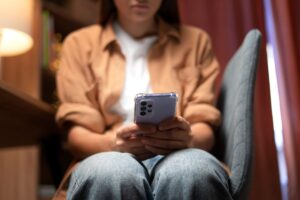 Lepaskan Dia: 5 Alasan Stop Menghubungi Setelah Di-Ghosting