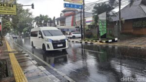 Libur Panjang Sepi? Hujan Deras Hantam Wisata Lembang