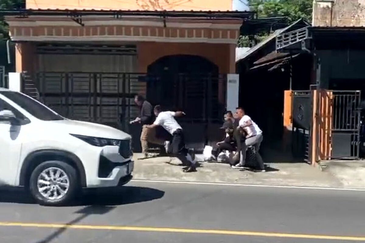 Mahasiswa Kritik Gibran, Paspampres Halau Aksi Blitar?