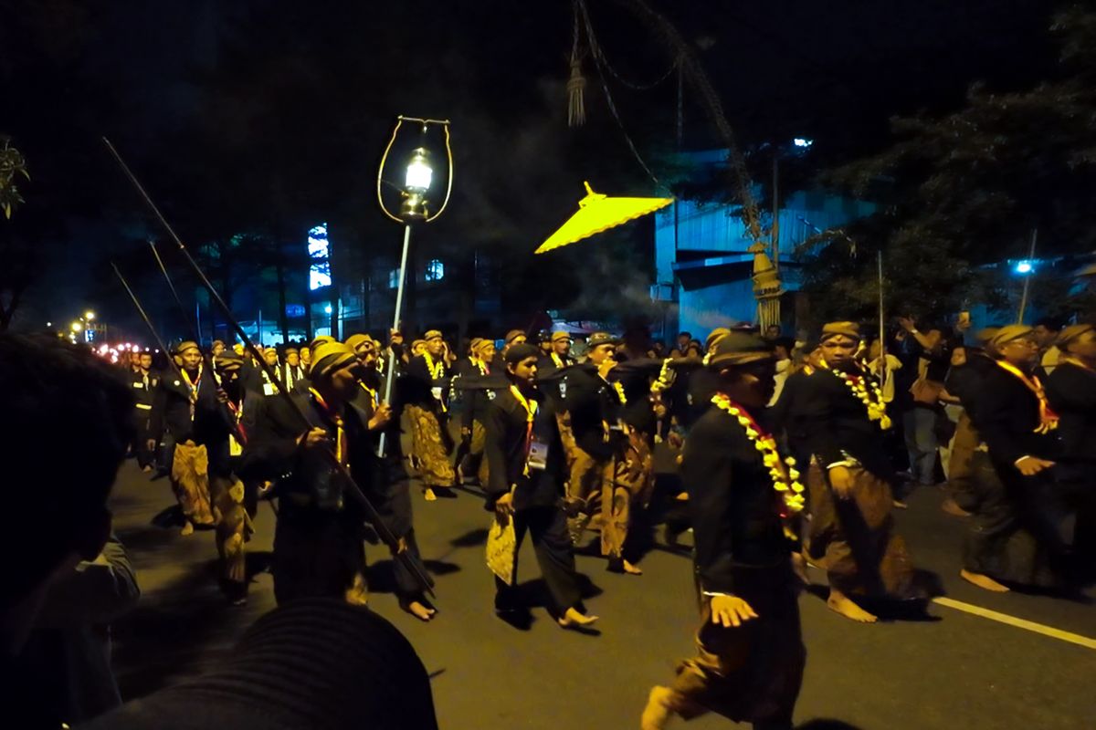 Malam 1 Suro 2025: Rahasia Tahun Baru Jawa & Mitosnya