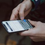 Mual & Pusing Naik Mobil? HP Penyebabnya? Cari Tahu!