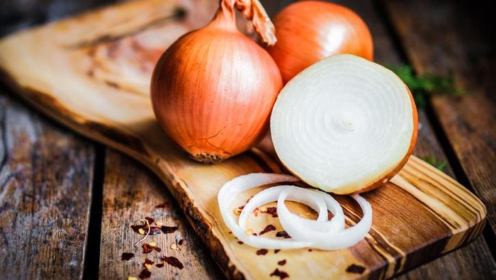 Rahasia Fisika: Stop Menangis Saat Iris Bawang Bombay