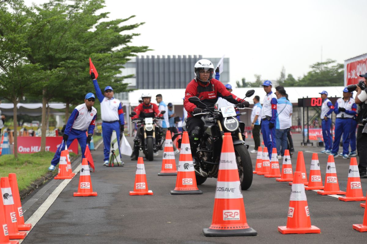 Rahasia Safety Riding: Kuasai Teknik Berkendara Motor Aman