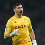 Rekrutan Ideal MU: Martinez, Kiper Baru Sepangkas Schmeichel?