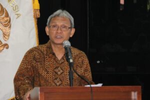 Revisi Sejarah: Panduan Edukatif Tim Ahli Sejarah Terpercaya