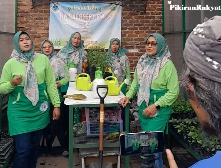 Sampah Jadi Emas Hijau: Rahasia KWT Cigugur di Kuningan
