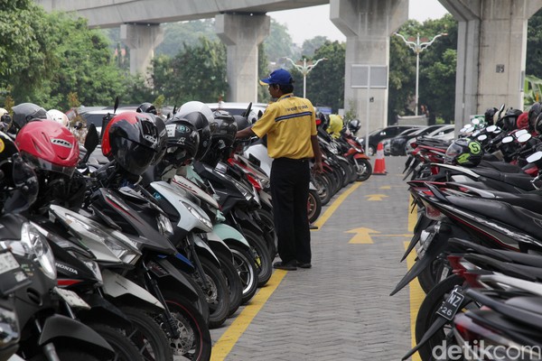 Tarif Parkir Jakarta Naik? Simak Kenaikannya Sebelum Terlambat