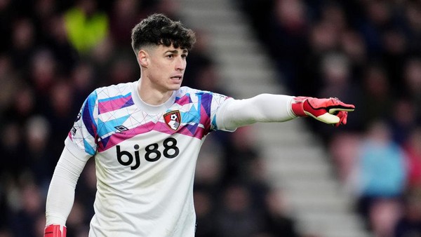 Kepa Tantang Raya: Persaingan Sengit Kiper Arsenal?