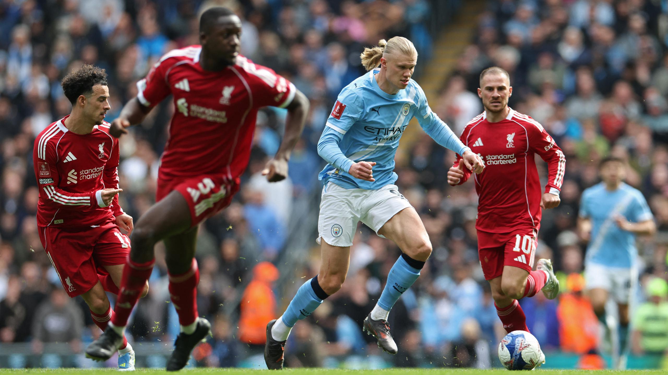 Liverpool Dibantai 0-4 oleh Manchester City